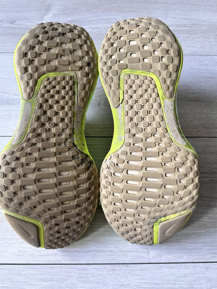 Buty Nike Zoomx Invincible 3 42,5 27cm