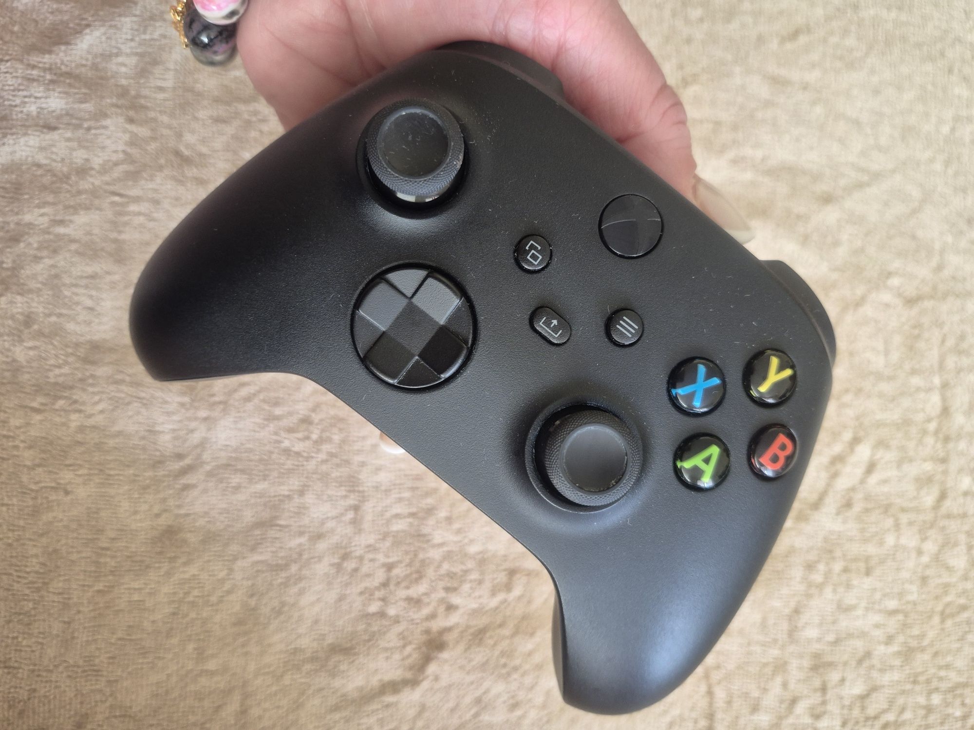 Pad do Xbox One SeriesX/S czarny oryginalny, model 1914 w pudelku