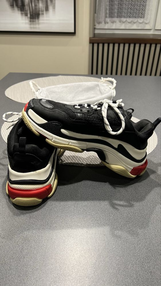 Sprzedam buty BALENCIAGA  Triple s