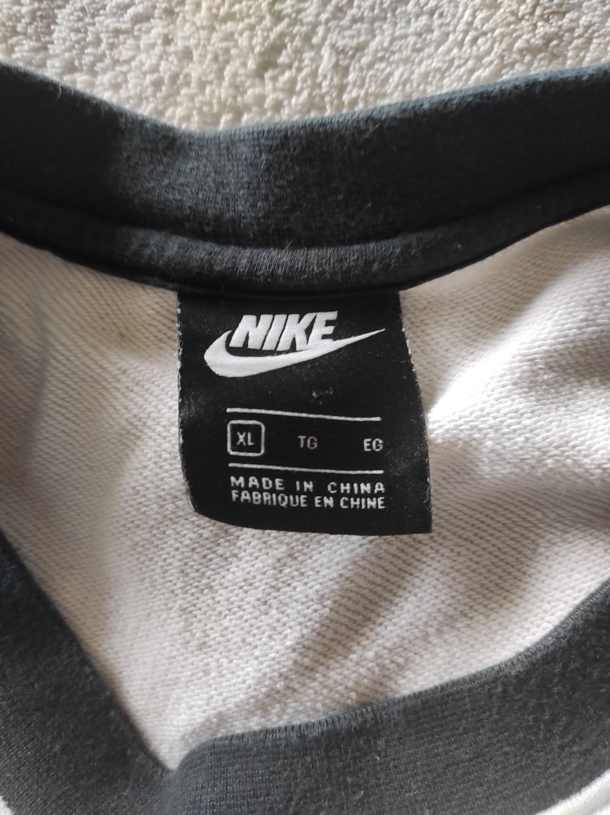 Śliczna bluza Nike