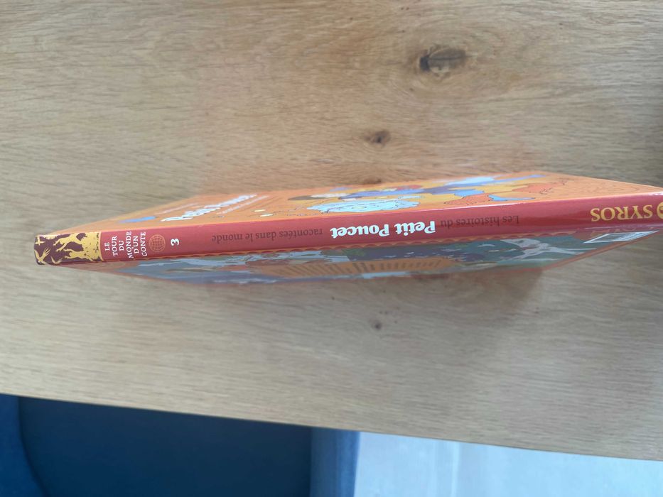 Livro Les Histoires du Petit Poucet édition Syros