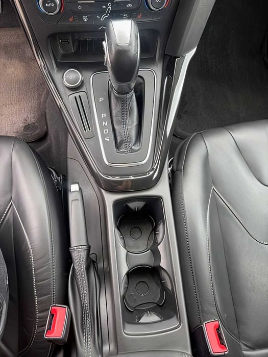 Ford Focus Titanium      2016