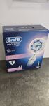 Nowa Szczoteczka rotacyjna Oral B pro 900