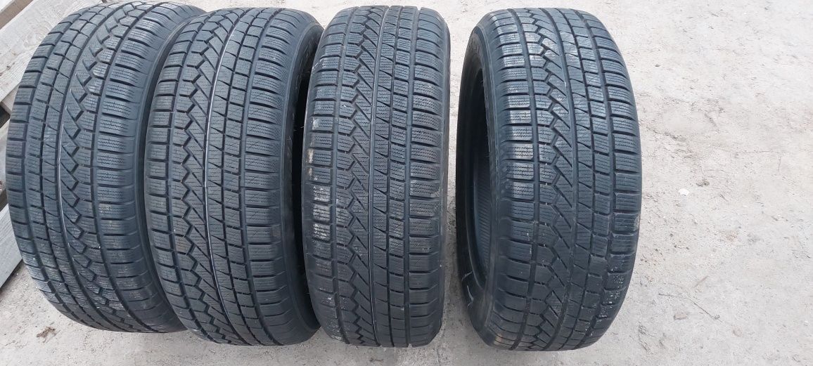 Opony zimowe firmy TOYO 4 sztuki, rozmiar 255/60 r 18,stan bardzo dobr