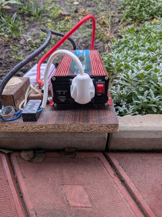 Инвертор, преобразователь 12V-220V  Inverter 2600W