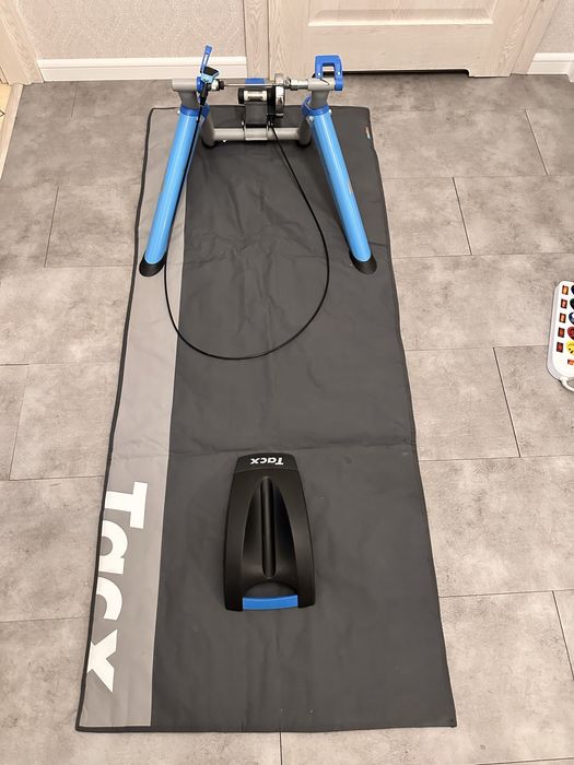 Trenażer Tacx Satori Pro