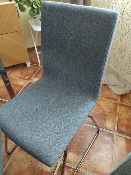 Conjunto 4 Cadeiras  e Mesa