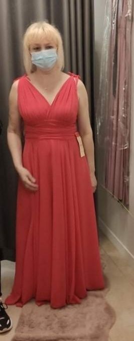 Sukienkę rozmiar 42 sprzedam.