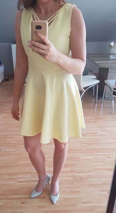 Sukienka rozkloszowana cytrynowa