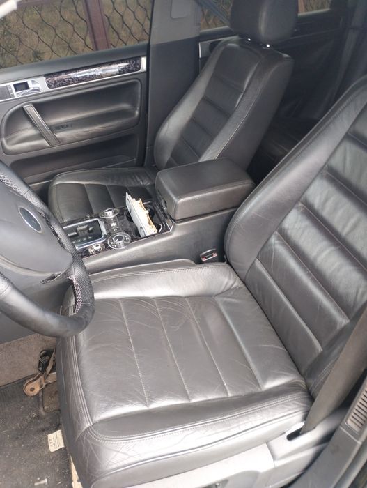 салон VW Touareg 1 покоління розборка таурек 5.0 2.5 3.0 запчастини