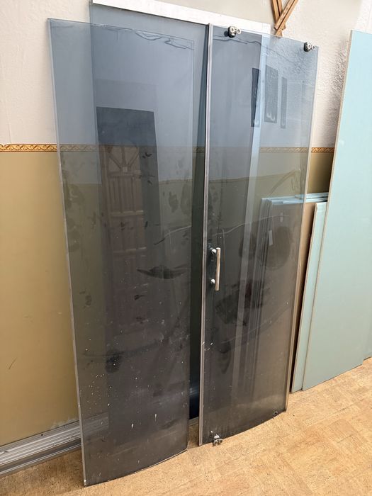 Oddam  za darmo szyby do kabiny prysznicowej