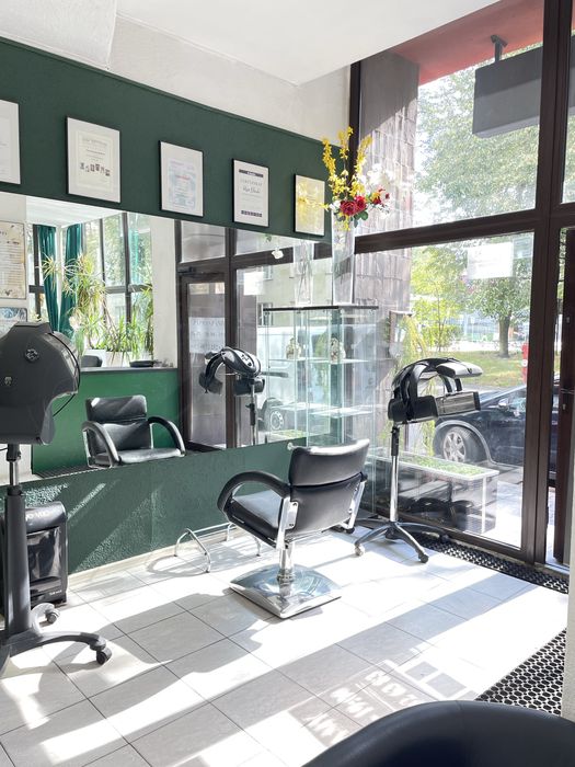 Podnajem stanowiska fryzjerskiego /media w cenie