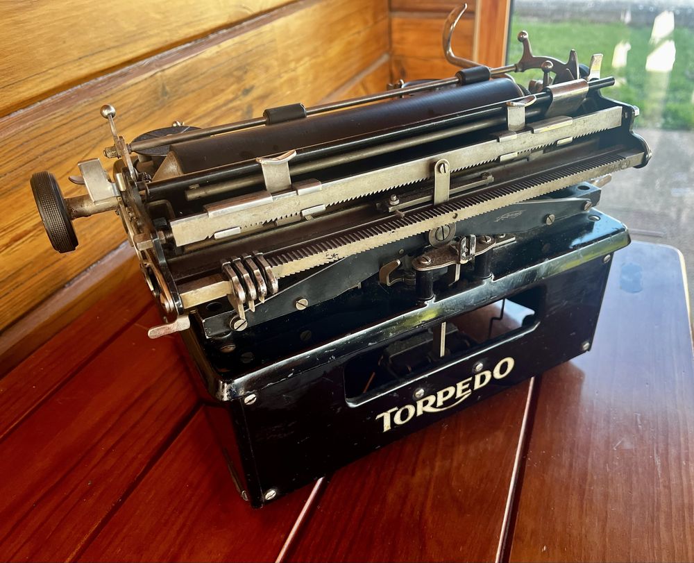 Antiga maquina escrever Torpedo