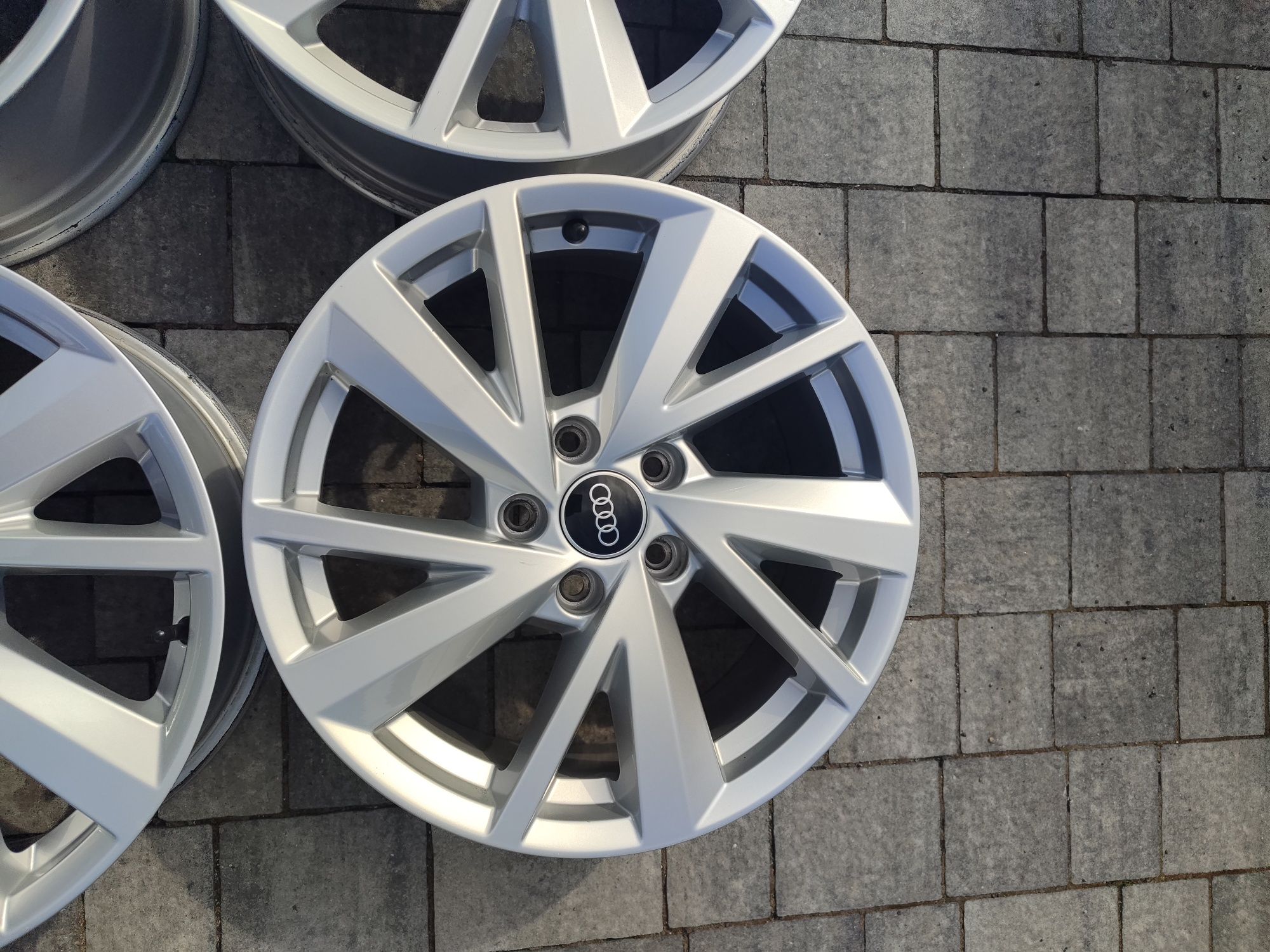 Felgi aluminiowe R17 5x112 Audi WV  Skoda