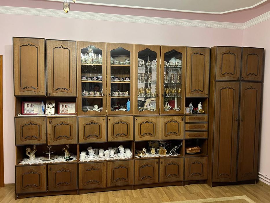 Стінка з шафою