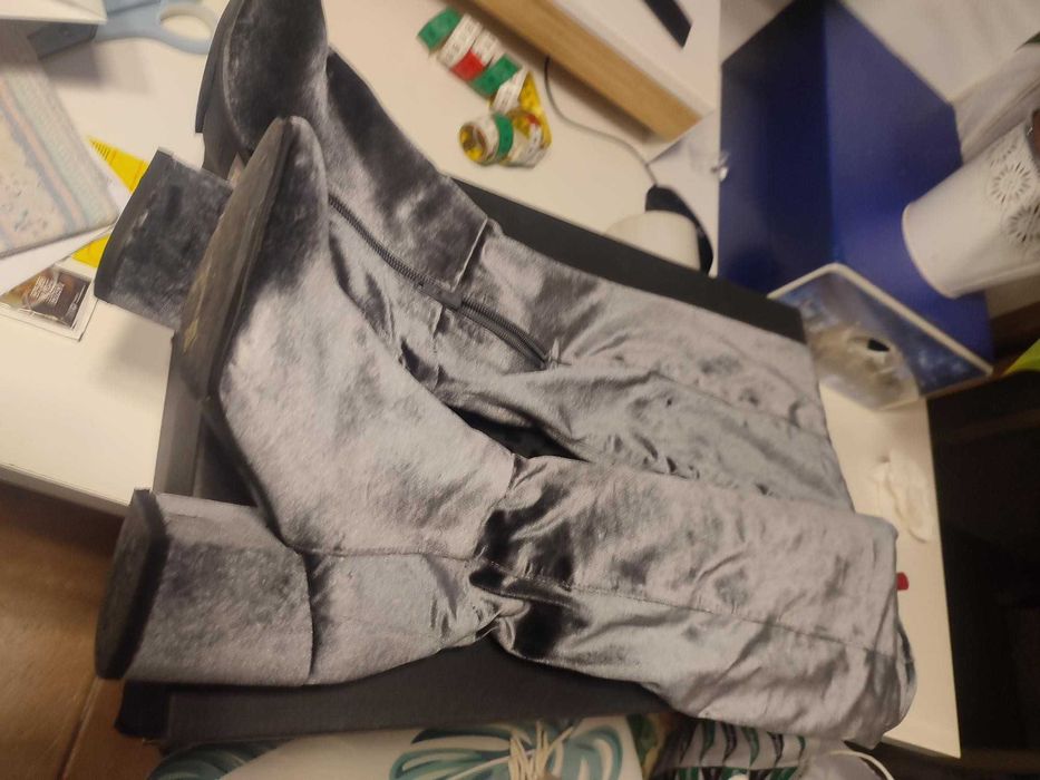 2 pares de botas muito elegantes