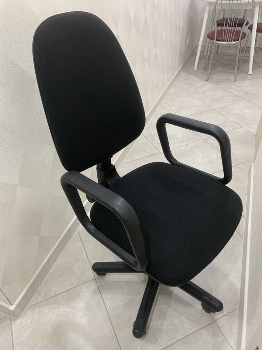 Офісний стул офісне кресло