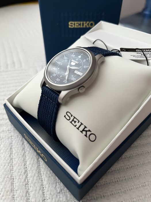 Годинник Seiko 5 SNK807K2