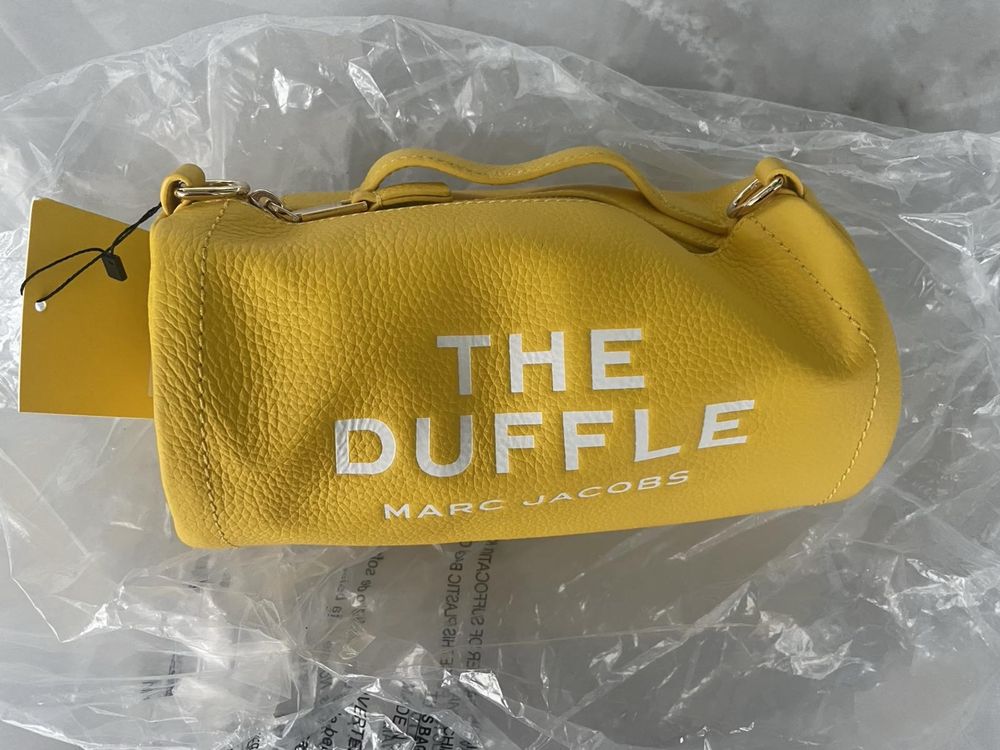 Желтая кожаная сумка Marc Jacobs The Duffle