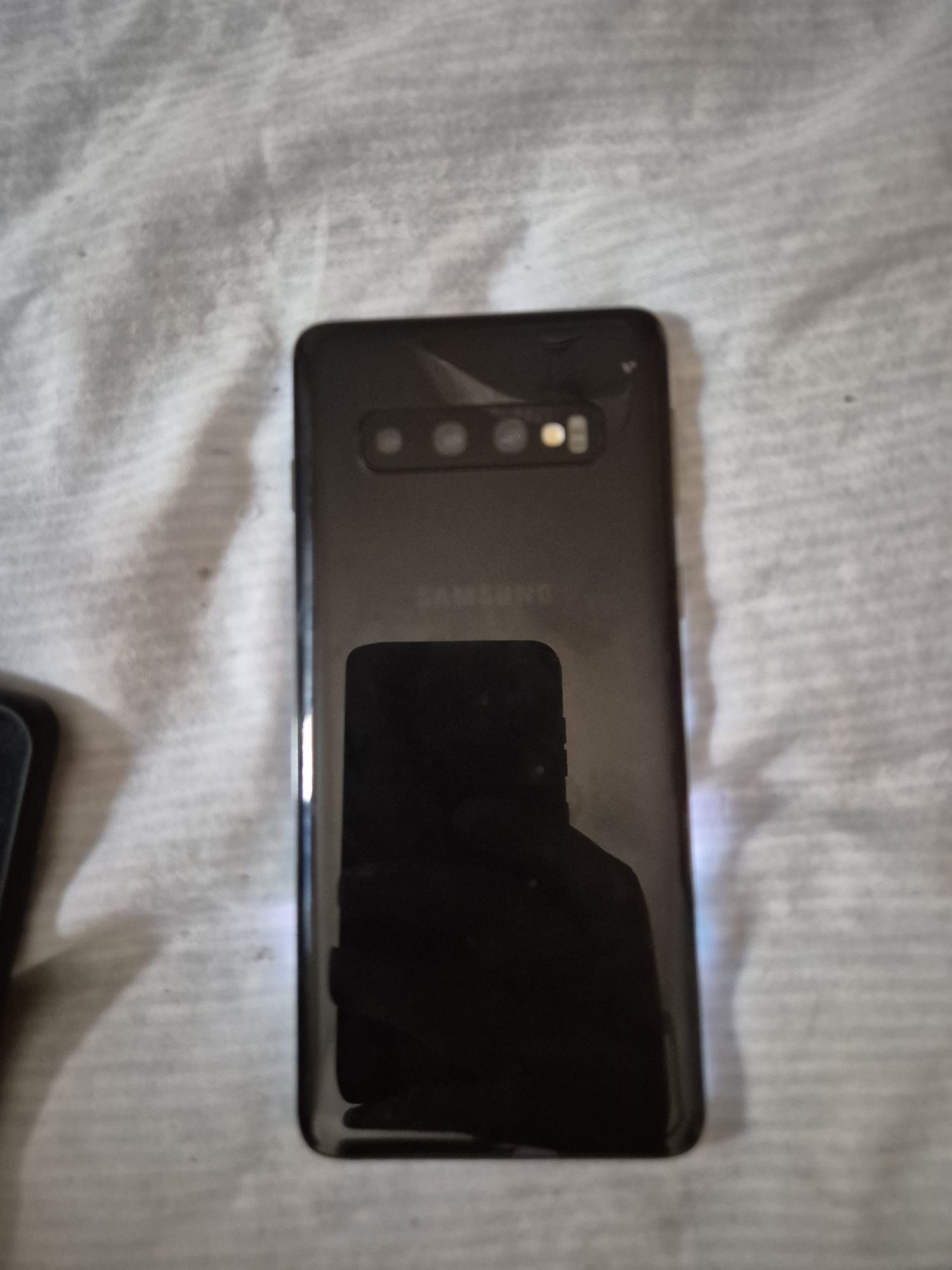 Trnho para venda este telemovel samsung  S10