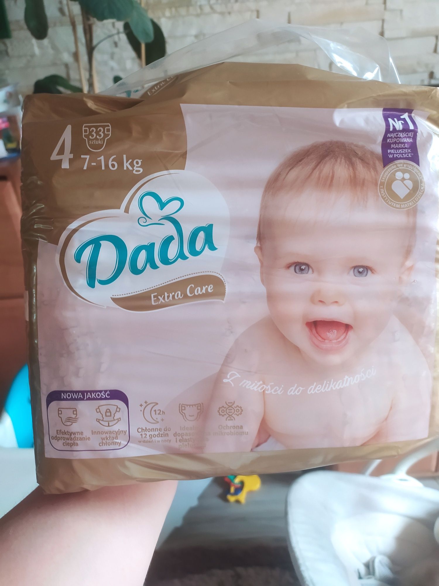 Pieluchy Dada Extra Care rozmiar 4 waga 7-16 kg 9 opakowań