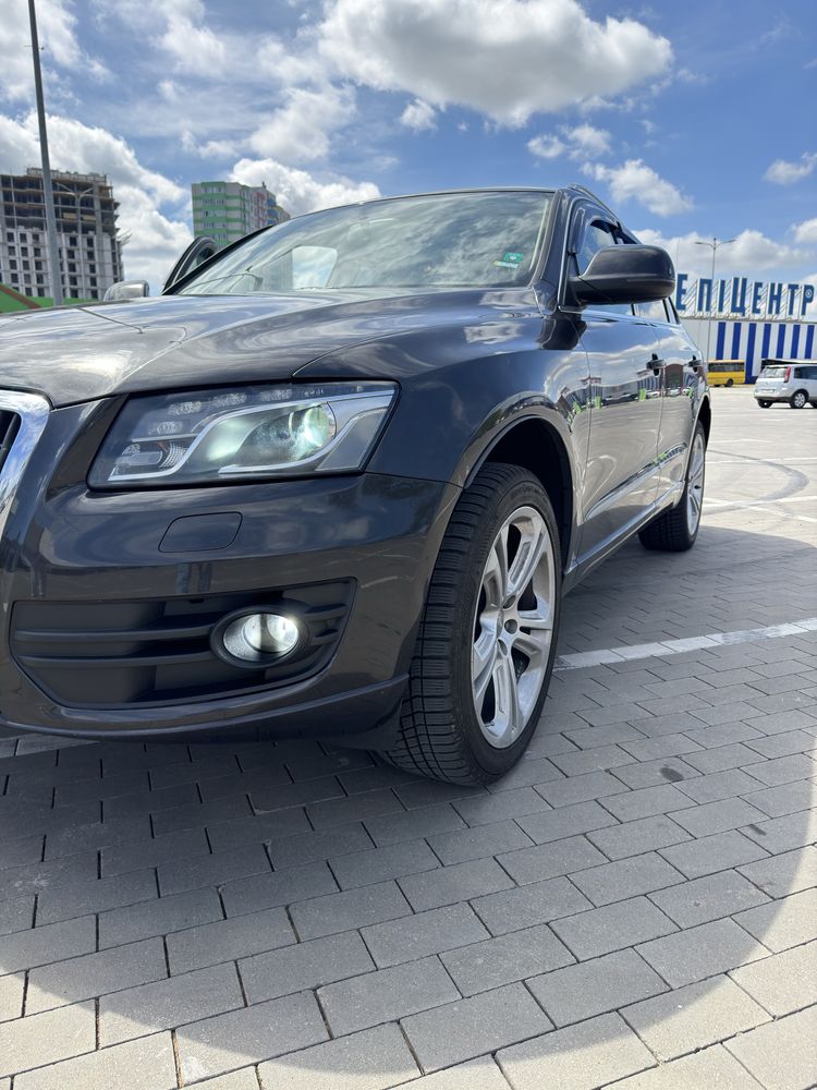 Audi Q5 2011 рік