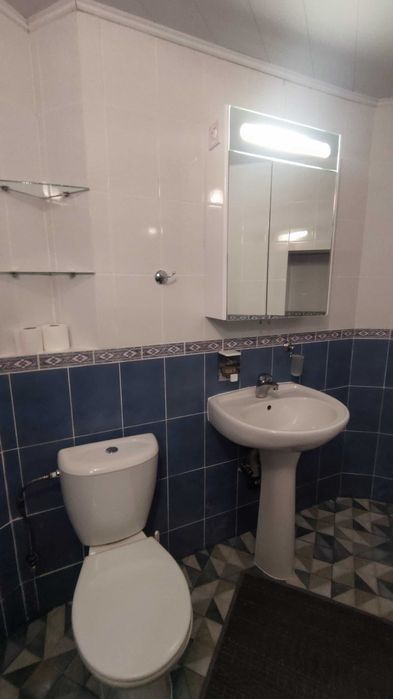 Сдам до травня. Від ріелтора. 2 кімнатна, Осипова/Троїцька.