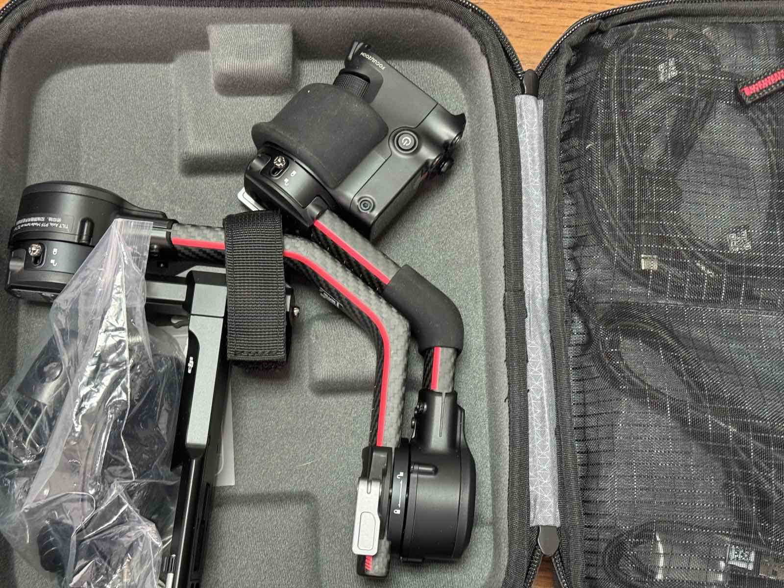 DJI RS 2 Pro Combo професійний стабілізатор для камери