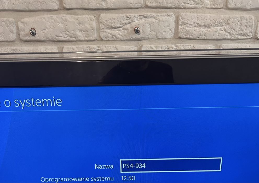 Sprzedam konsolę PS4 pro 1tb