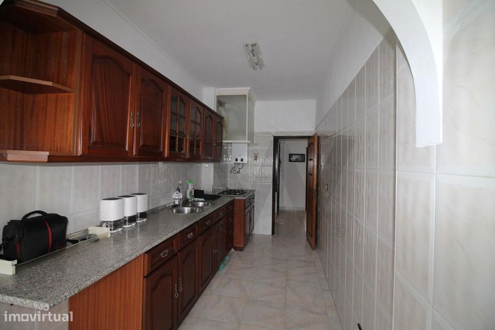 Apartamento T2 no centro de Corroios para arrendamento.