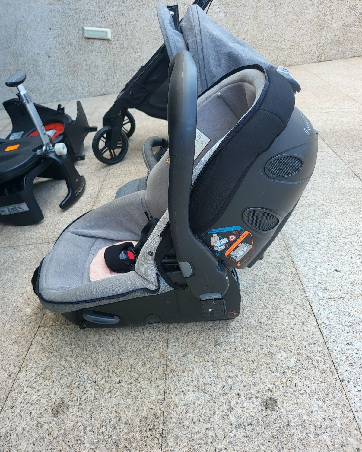 Babycoque ovo/alcofa- base isofix- carrinho passeio Jané Muum