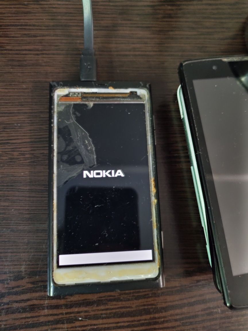 Лот телефонів з Nokia Lumia 800