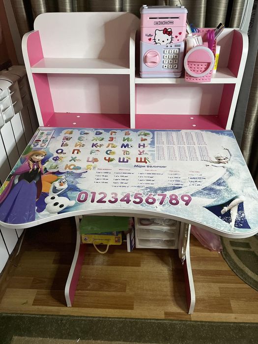 Продається дитяча парта