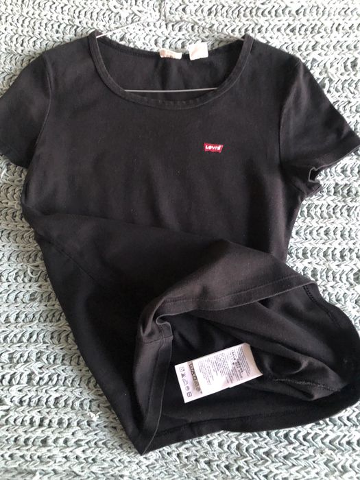 Czarna bawelniana kosxulka levis damska w bdb stanie super modna