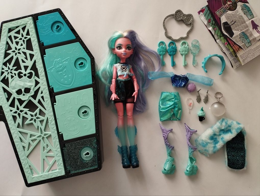 Monster High Sculltimate Secrets Lagoona Blue