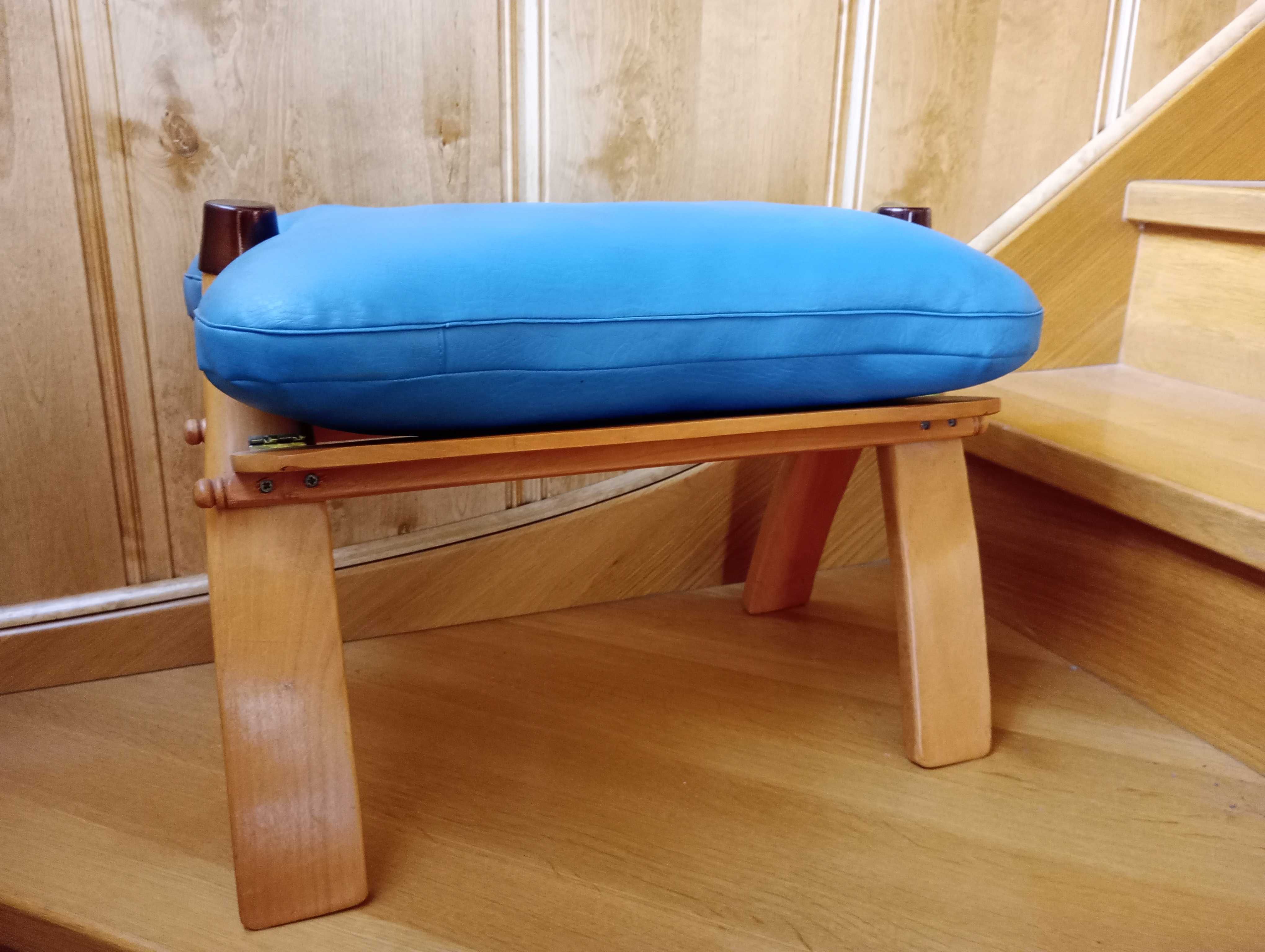 Koziołek, podnóżek, sofa niebieski