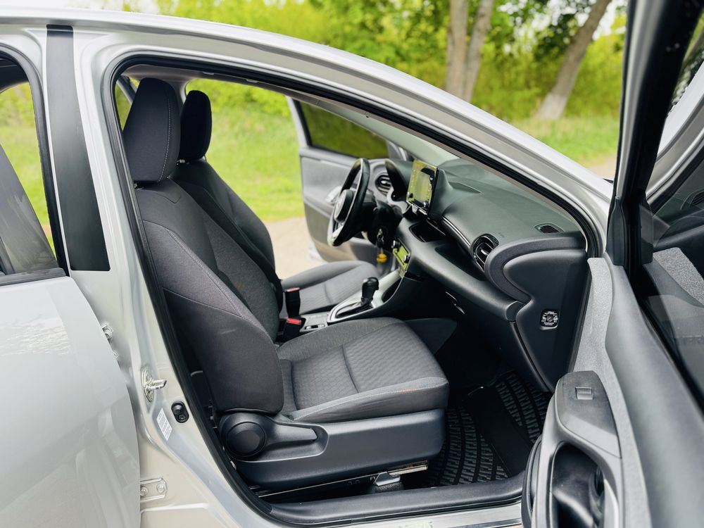 Toyota Yaris 1.5 Hybrid e-CVT Style 2023 рік Official