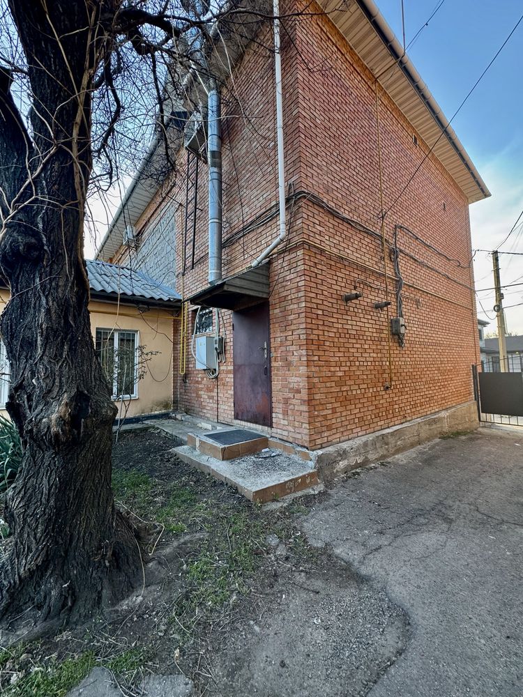Центр. 430 кв. М під Салон, Магазин, лікарня або іншу сферу послуг