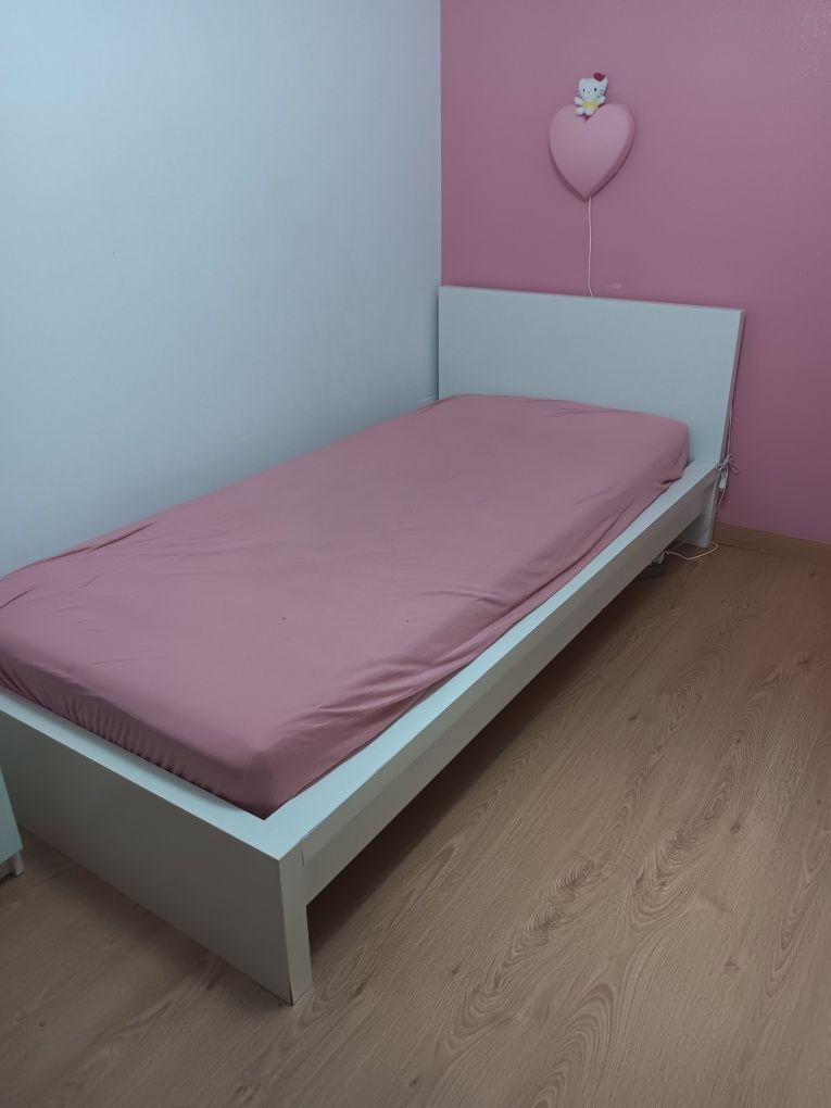Cama solteiro MALM