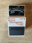 Boss TU-3 tuner stroik