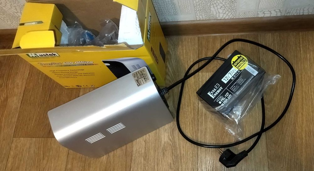 Mustek 600w offline -ББП 220в с новым АКБ iBattery 12в/7 Ам + адаптер
