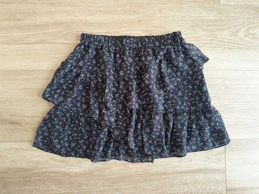 Stradivarius spódnica w kwiaty zwiewna rozkloszowana podszewka 38 M