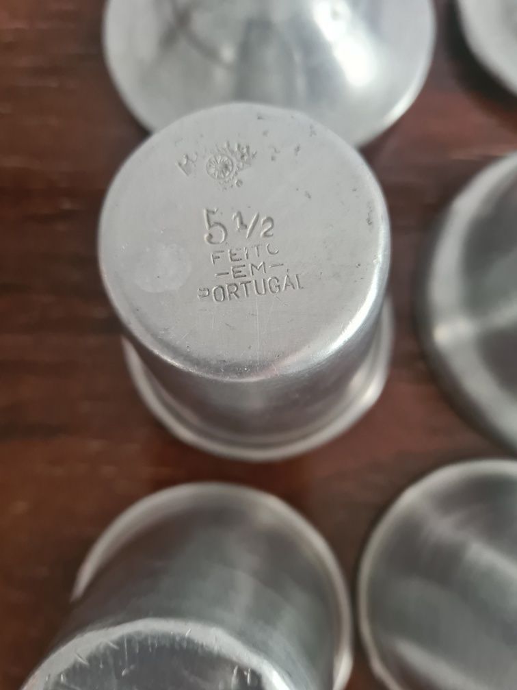 Conjunto de copos medidores em alumínio