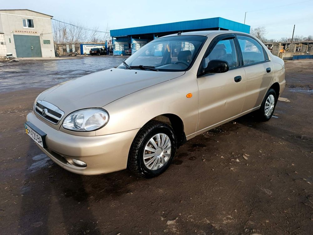 Легковий автомобіль Daewoo Lanos