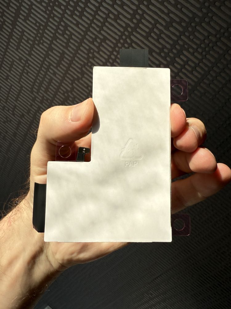 Новий оригінальний аккумулятор Apple iPhone 15 Pro Max P/N:661-31918