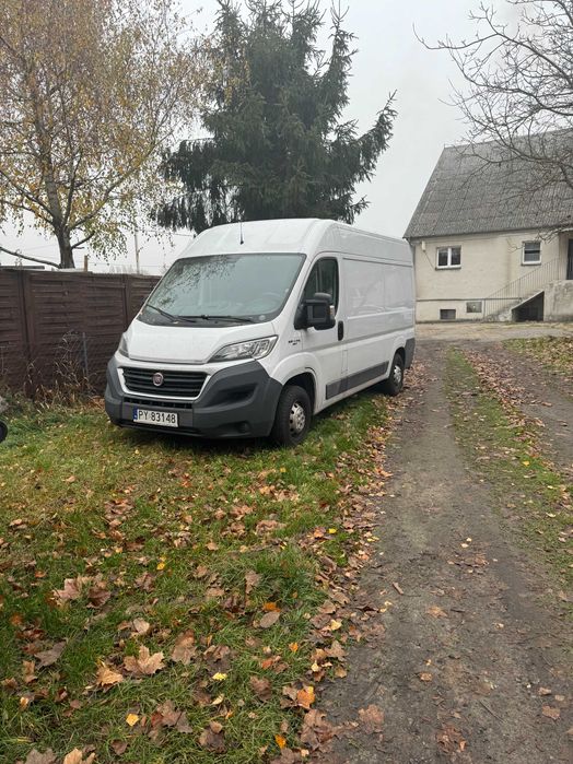 Wynajem busa 9 osobowy 170KM Automat