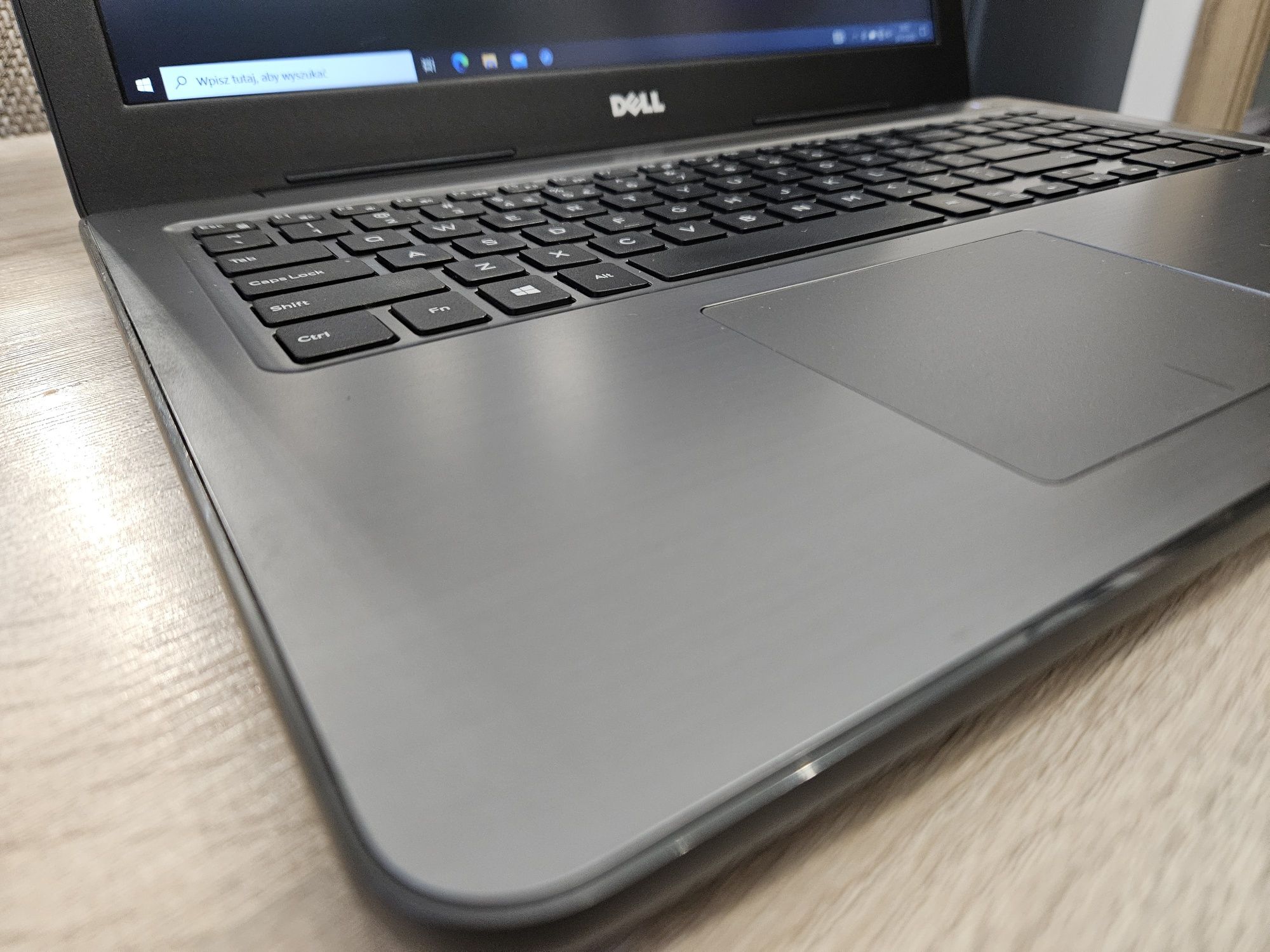 Laptop Dell Inspiron 5567. 8/256.  Bardzo zadbany.