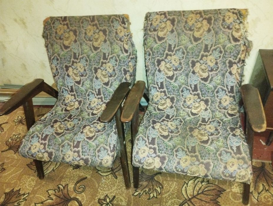 Продам одно кресло под ремонт и два стула под ремонт