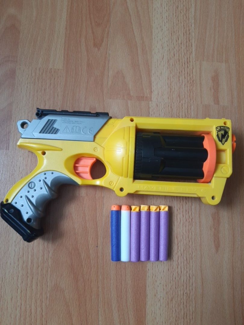 бластер nerf maverick rev-6 Hasbro