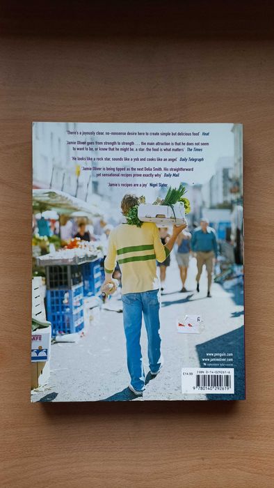 Livro de receitas "Jamie Oliver: The Return of the Naked Chef"